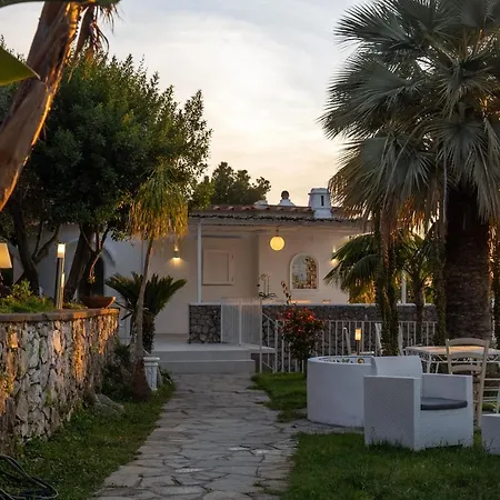 Azzurra Apartment *