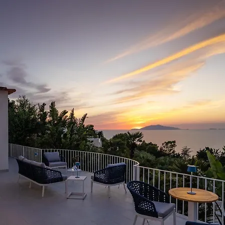 Azzurra Apartment