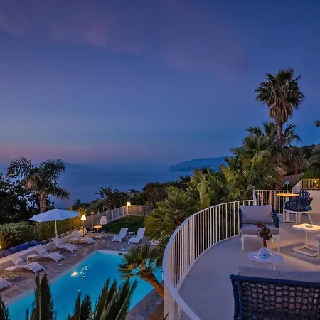 Azzurra Apartment