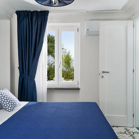 Azzurra Apartment *